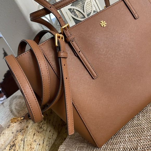 Tory Burch Handbags - New ❤️ Tory Burch Emerson tote tan